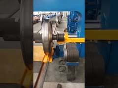 Pressa di montaggio automatica per cuscinetti per il montaggio di cuscinetti ferroviari